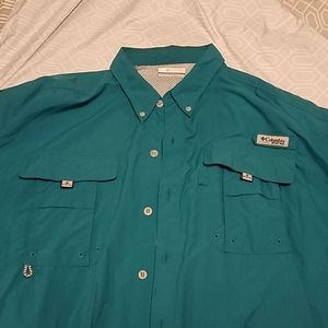 Columbia teal green button down shirt